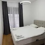 דירה Montenegro White *