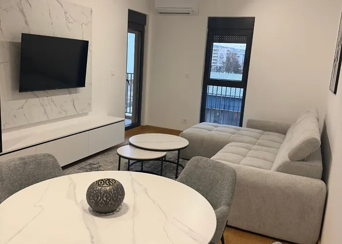 Daire Montenegro White *